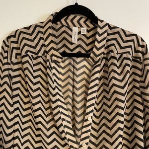 NWOT! Black & Tan Chevron Top